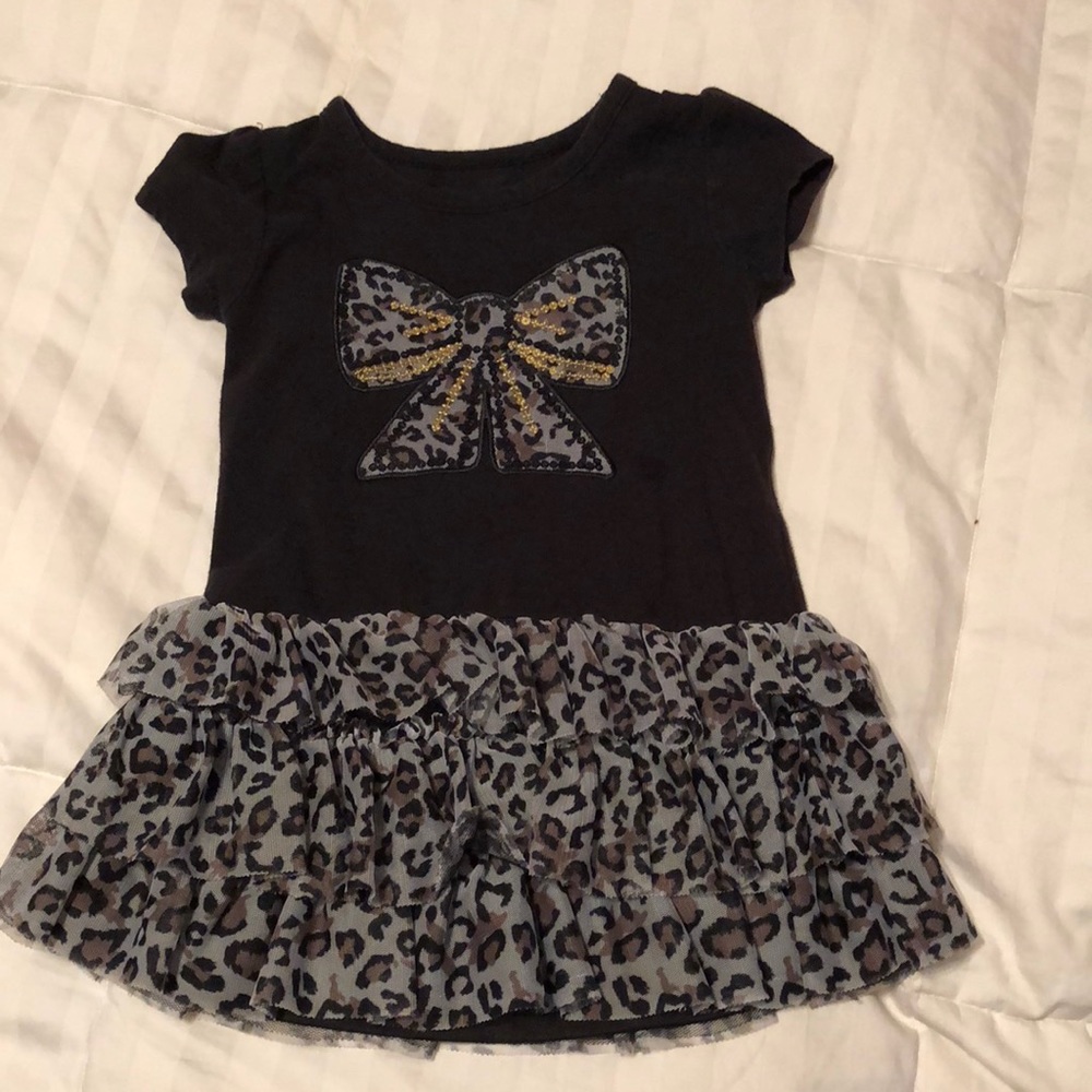 Bow embellished toddler dress.